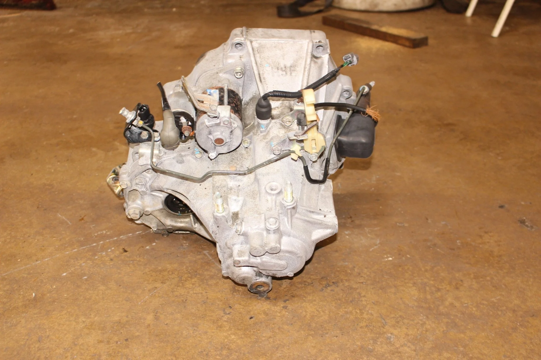 1992-2000 Honda Civic Manual JDM Transmission 1.6L D16A - Image 9