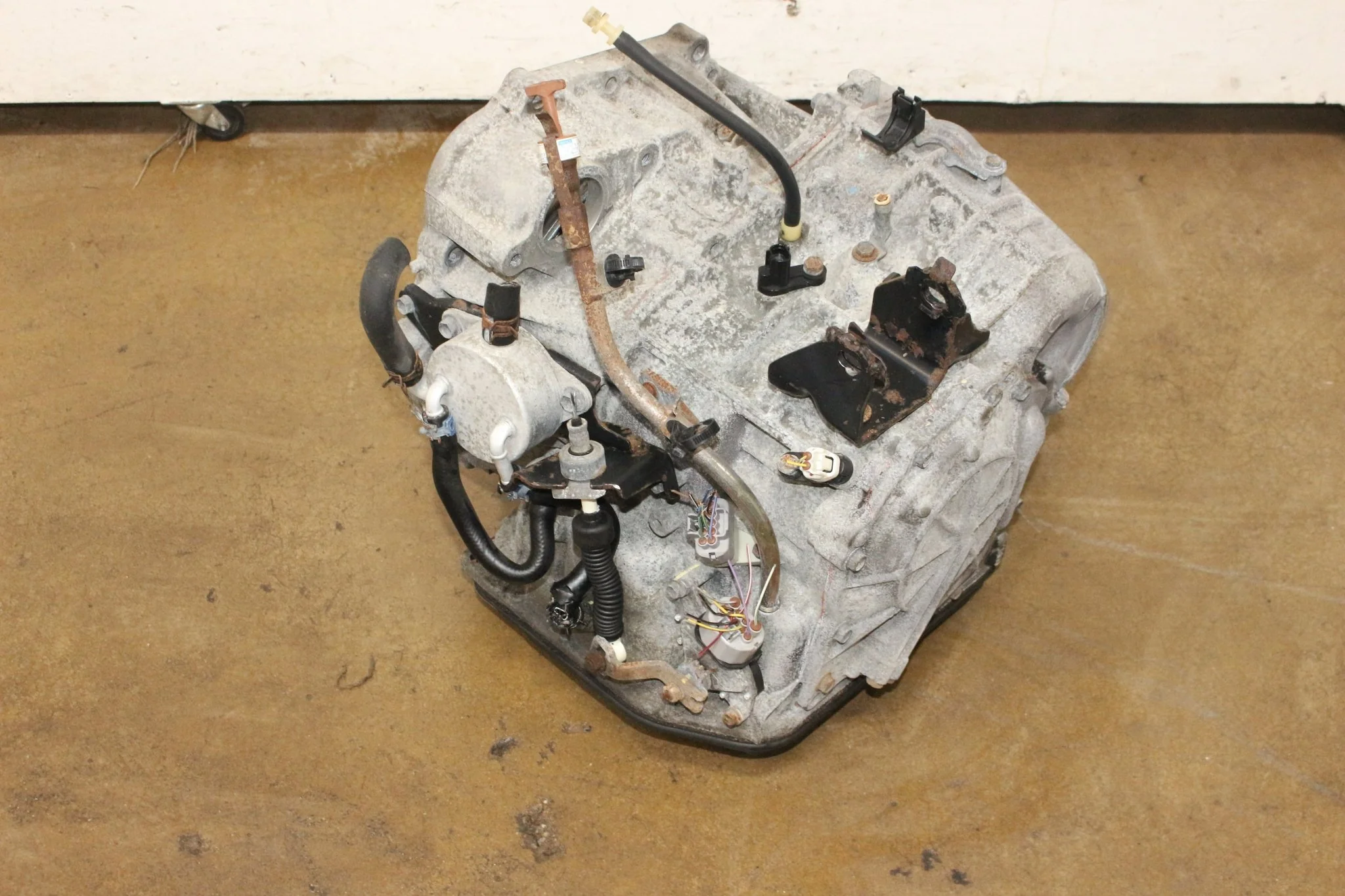 2008-2015 Scion XB Automatic JDM Transmission 2.4L 2AZFE - Image 4