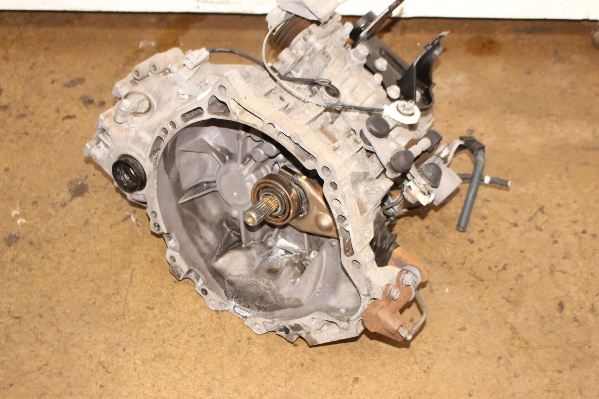 2014 2019 Toyota Corolla Matrix 6 speed Manual Transmission 1.8L JDM 2ZR-FE - Image 6