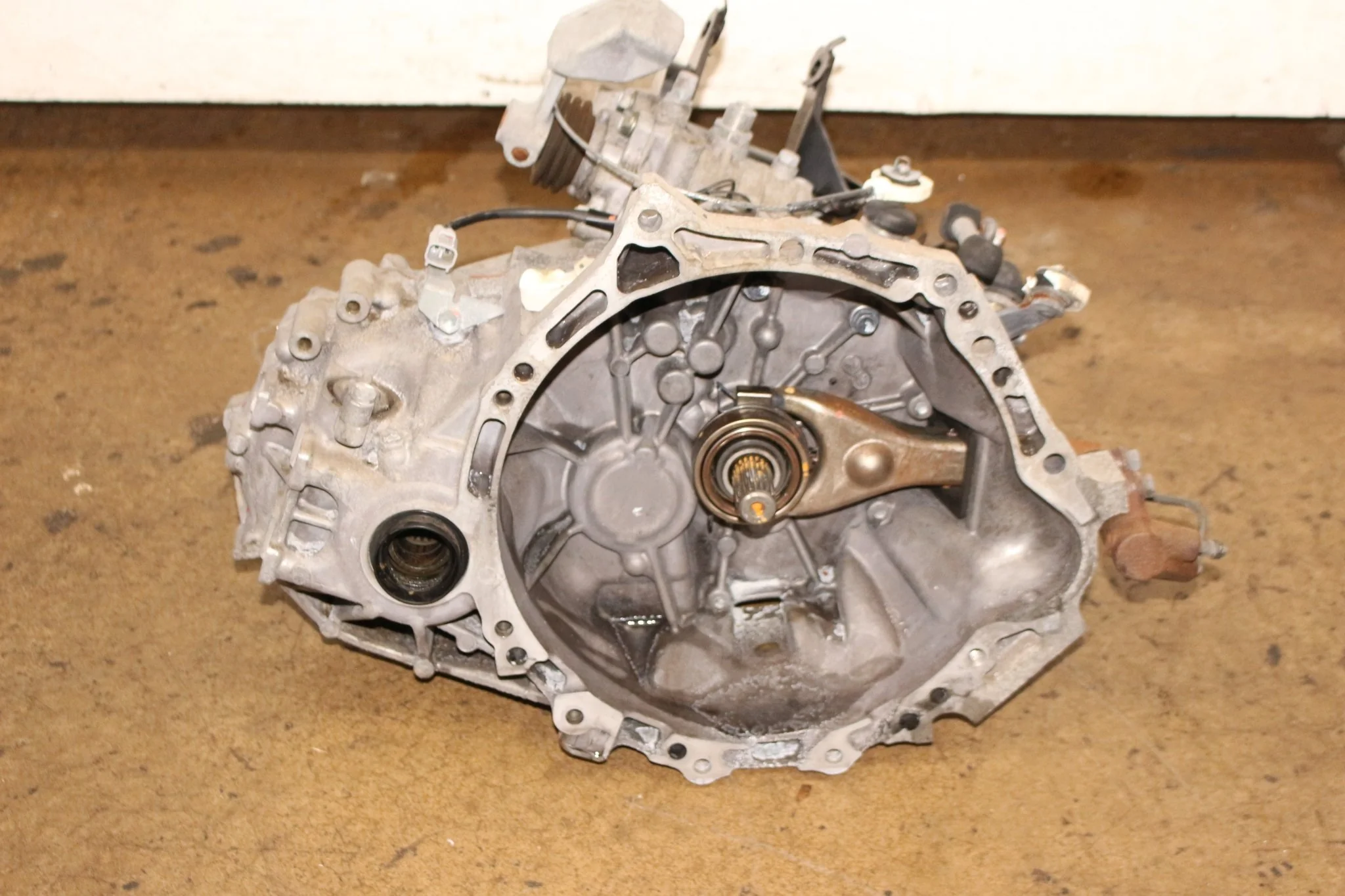 2014 2019 Toyota Corolla Matrix 6 speed Manual Transmission 1.8L JDM 2ZR-FE - Image 7