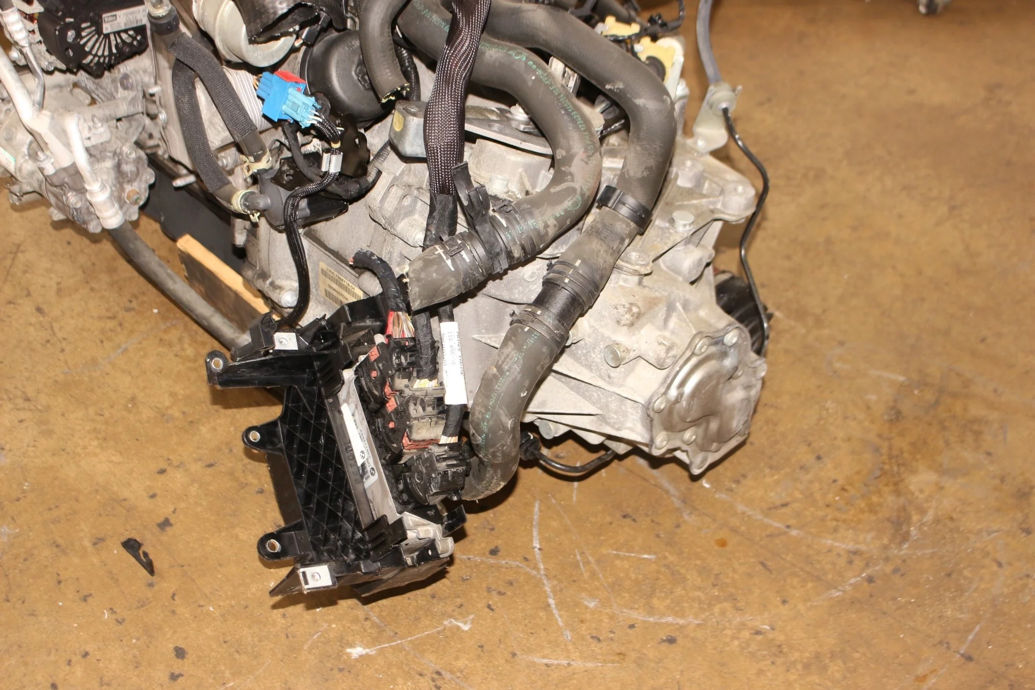 2011 2012 2013 2014 2015 2016 Mini Cooper S Engine 6 Speed Manual Transmission 1.6L Turbo Motor - Image 5